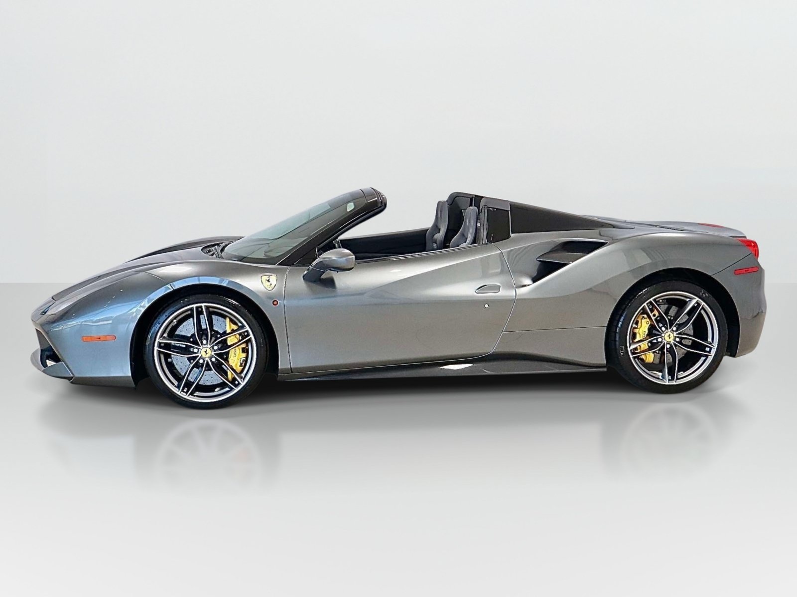 Certified 2018 Ferrari 488 Spider RWD image 2