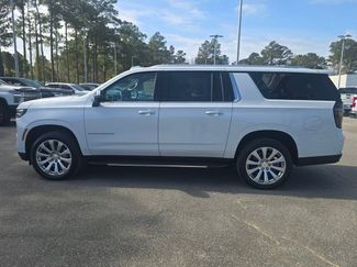 New 2026 Chevrolet Suburban Premier w/ Sun And Tow Package AWD/4WD video 2