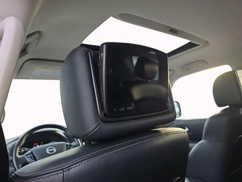 Used 2022 Nissan Armada Platinum w/ Captain's Chairs Package image 19
