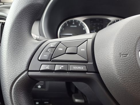 Certified 2025 Nissan Kicks Play S FWD image 23