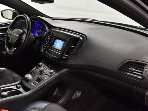 Used 2015 Chrysler 200 S w/ Comfort Group image 31