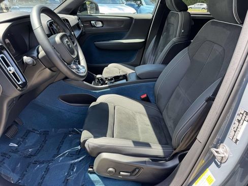 Used 2023 Volvo C40 P8 Recharge Ultimate AWD/4WD image 4