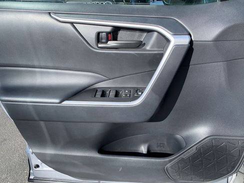 Used 2025 Toyota RAV4 LE image 20