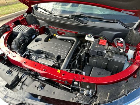 Used 2025 Chevrolet Equinox ACTIV w/ Safety and Technology Package image 26