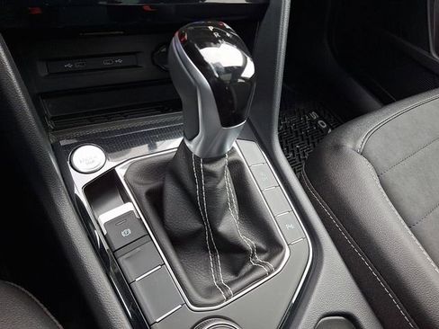 New 2026 Volkswagen Taos SE image 8