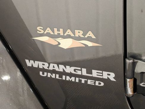 Used 2014 Jeep Wrangler Unlimited Sahara AWD/4WD image 28