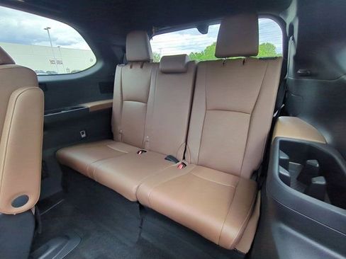 Used 2025 Toyota Grand Highlander AWD Hybrid image 17