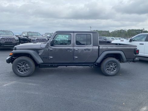 New 2026 Jeep Gladiator Sport image 8