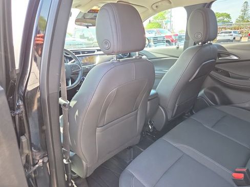 Used 2023 Buick Encore GX Preferred w/ Cold Weather Comfort Package AWD/4WD image 16