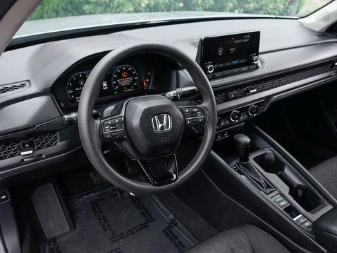 Used 2025 Honda Accord SE image 17