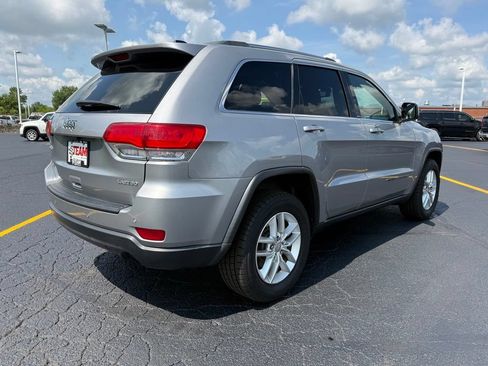 Used 2018 Jeep Grand Cherokee Laredo AWD/4WD image 5