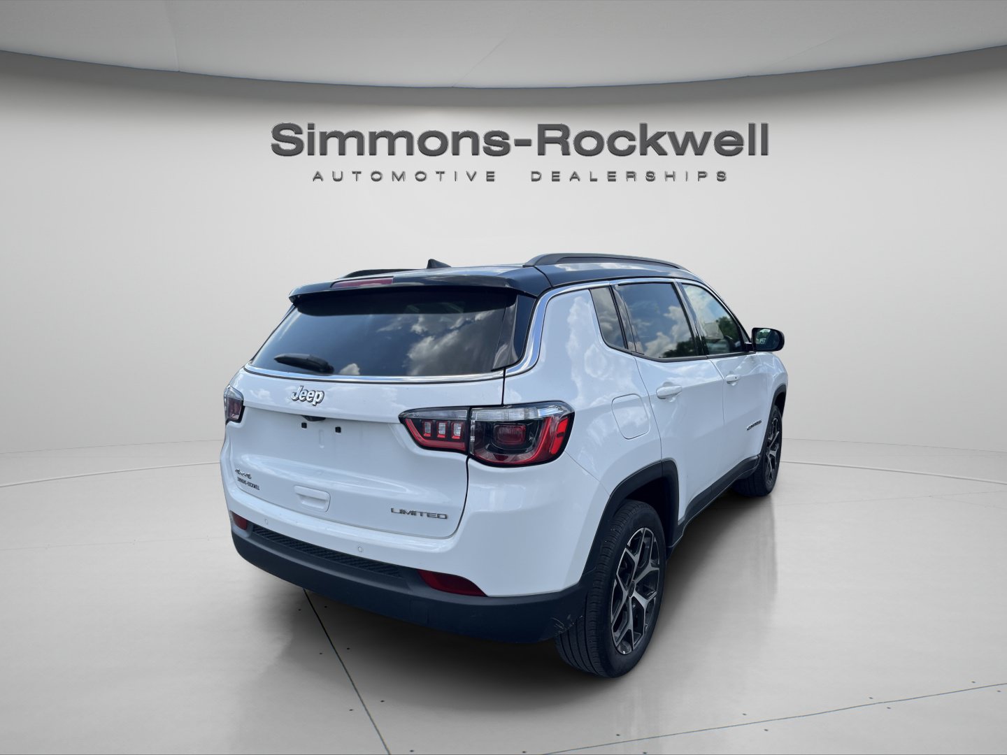 Used 2025 Jeep Compass Limited AWD/4WD image 5