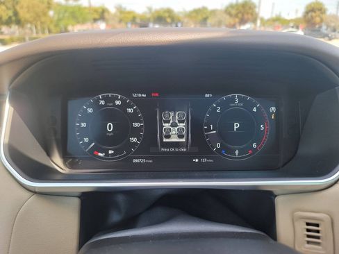Used 2018 Land Rover Range Rover Sport SE AWD/4WD image 19