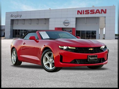 Used 2020 Chevrolet Camaro LT image 1