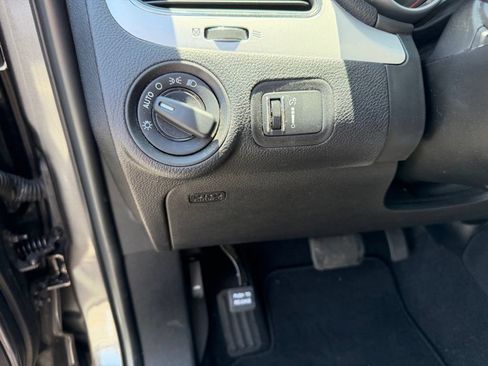 Used 2020 Dodge Journey SE w/ SE Popular Equipment Group FWD image 16