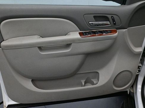 Used 2013 GMC Yukon XL SLT image 12