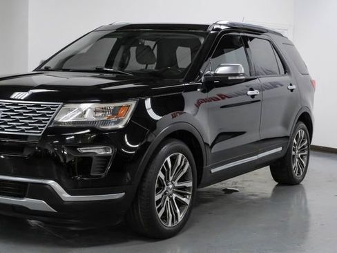 Used 2018 Ford Explorer Platinum image 9