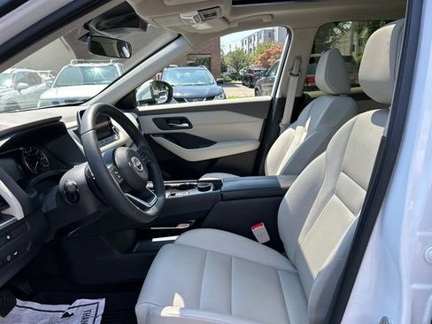 Certified 2024 Nissan Rogue SV w/ SV Premium Package AWD/4WD image 10