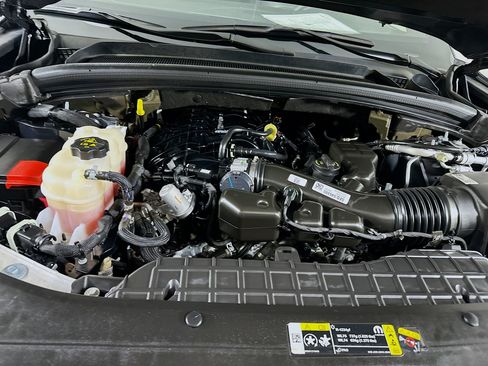 Used 2023 Jeep Grand Cherokee Altitude image 33