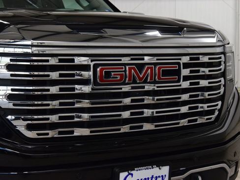 Used 2024 GMC Sierra 1500 Denali AWD/4WD image 11