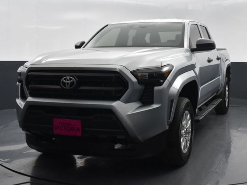Used 2025 Toyota Tacoma SR AWD/4WD image 24