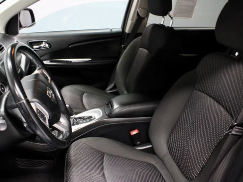 Used 2019 Dodge Journey SE w/ Connectivity Group FWD image 22