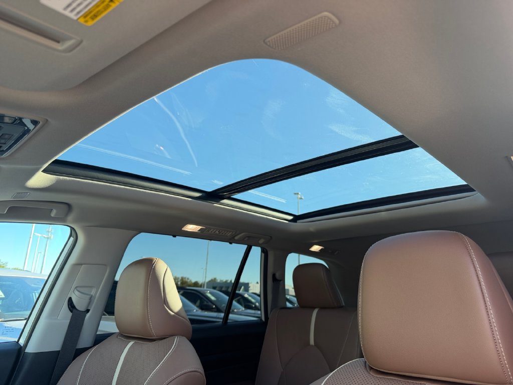 Used 2026 Toyota Grand Highlander AWD image 19