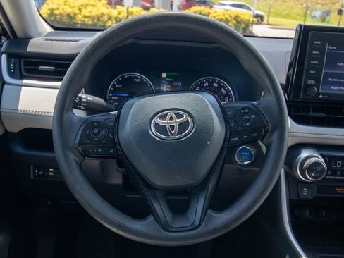 Used 2022 Toyota RAV4 XLE AWD/4WD image 29