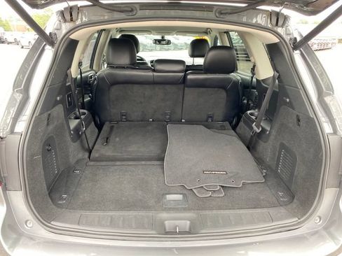 Used 2019 Nissan Pathfinder SL FWD image 21
