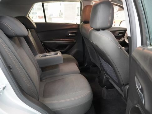 Used 2021 Chevrolet Trax LS image 29