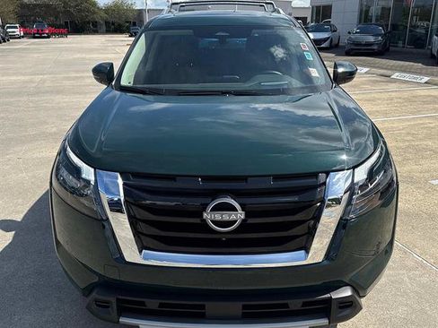 Certified 2025 Nissan Pathfinder Platinum w/ Cargo Package FWD image 2
