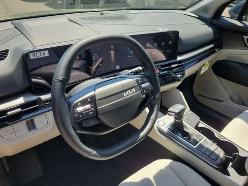 New 2026 Kia Sportage EX FWD image 23