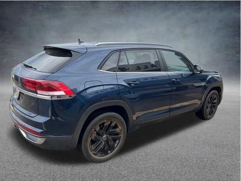 Used 2022 Volkswagen Atlas Cross Sport SE FWD image 4