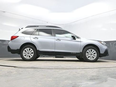 Used 2018 Subaru Outback 2.5i Premium image 37