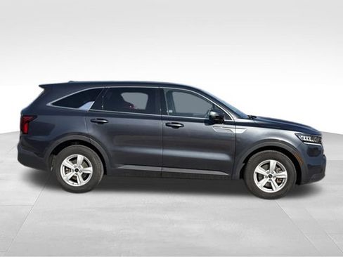 Used 2021 Kia Sorento LX FWD image 3