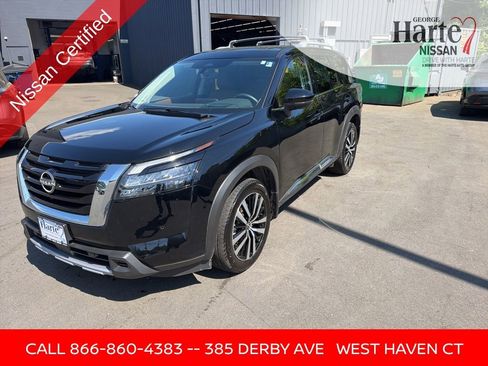 Certified 2025 Nissan Pathfinder Platinum w/ Cargo Package AWD/4WD image 4