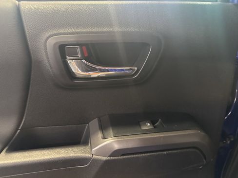 Used 2023 Toyota Tacoma TRD Sport image 29