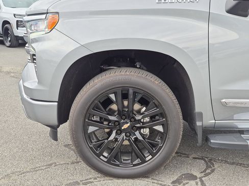 Used 2025 Chevrolet Silverado 1500 High Country AWD/4WD image 10