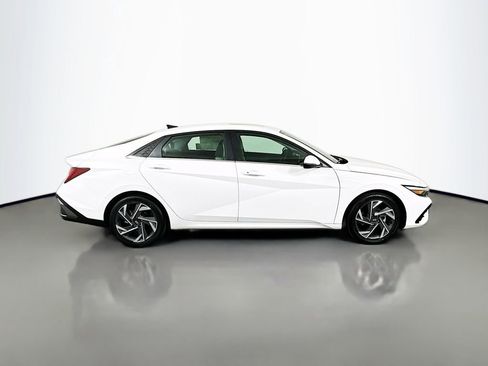 New 2026 Hyundai Elantra Limited image 4