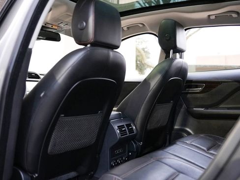 Used 2018 Jaguar F-PACE Prestige AWD/4WD image 25