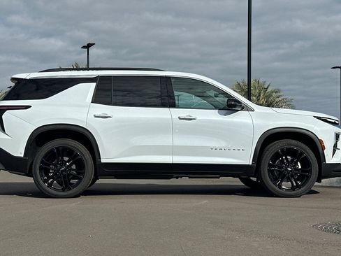 New 2026 Chevrolet Traverse LT w/ Enhanced Driving Package FWD image 3