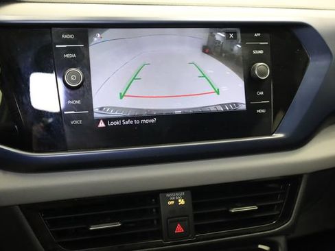 Used 2023 Volkswagen Taos SE w/ Panoramic Sunroof Package AWD/4WD image 23