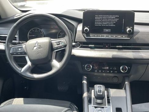 Used 2024 Mitsubishi Outlander SE FWD image 13