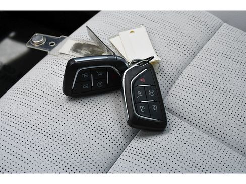 Used 2025 Cadillac Lyriq Sport AWD/4WD image 38