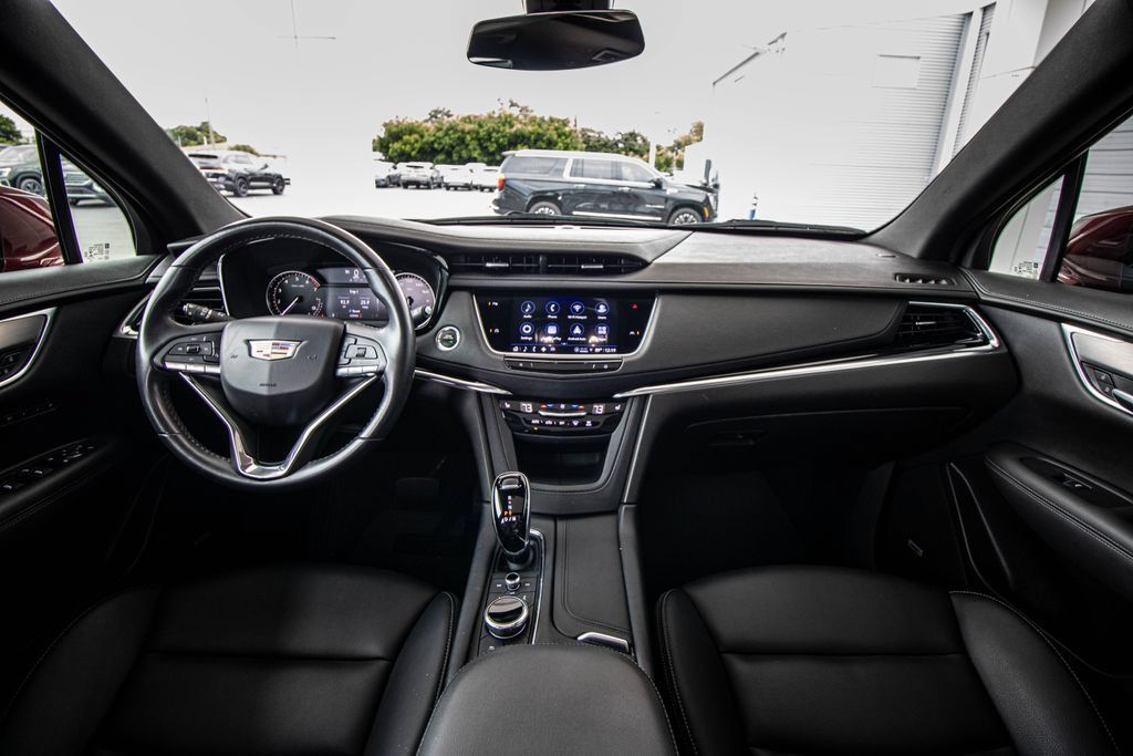 Used 2023 Cadillac XT6 Luxury FWD image 29