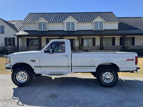 Used 1997 Ford F250 4x4 Regular Cab Heavy Duty image 2