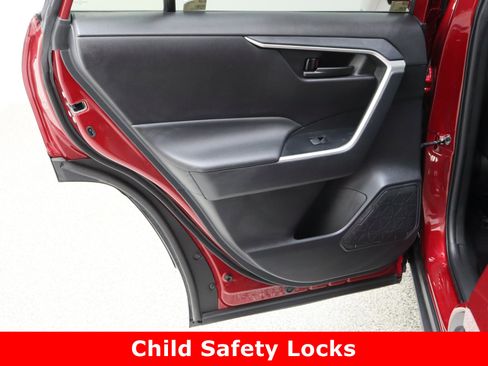 Certified 2025 Toyota RAV4 LE image 22