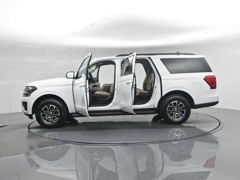 Certified 2024 Ford Expedition Max XLT image 5