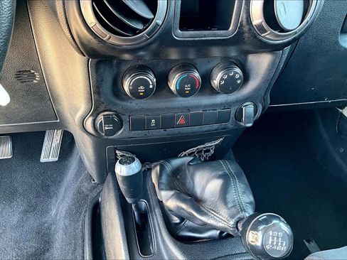 Used 2011 Jeep Wrangler Sport AWD/4WD image 27
