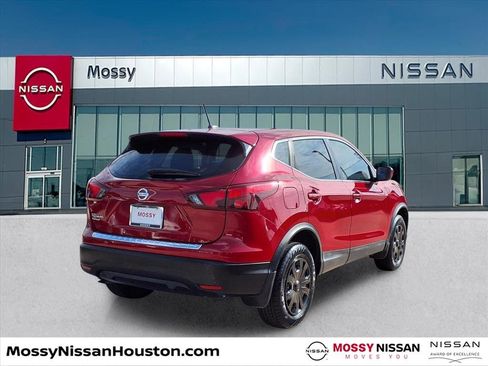 Used 2018 Nissan Rogue Sport S image 7